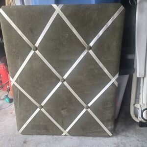 Green and Cream Memo Board